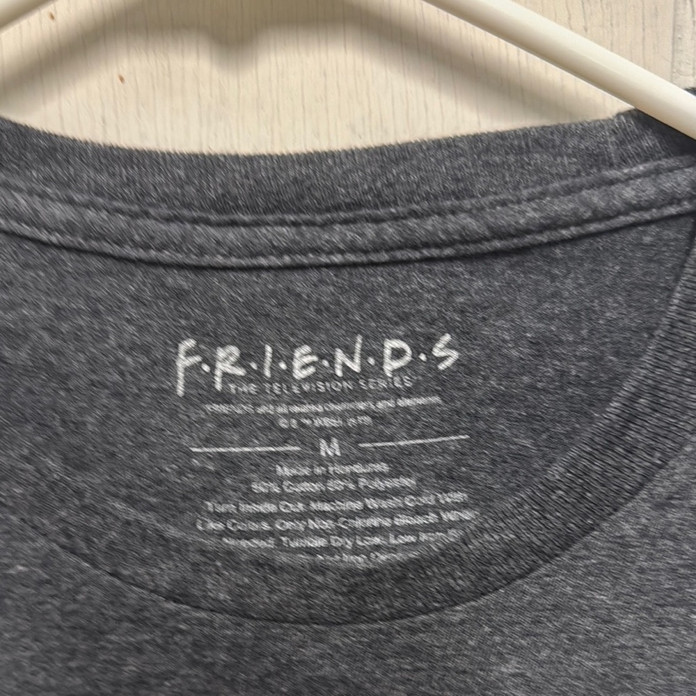 FRIENDS Gray Short Sleeve Tee Casual Comfort - Picture 3 of 4